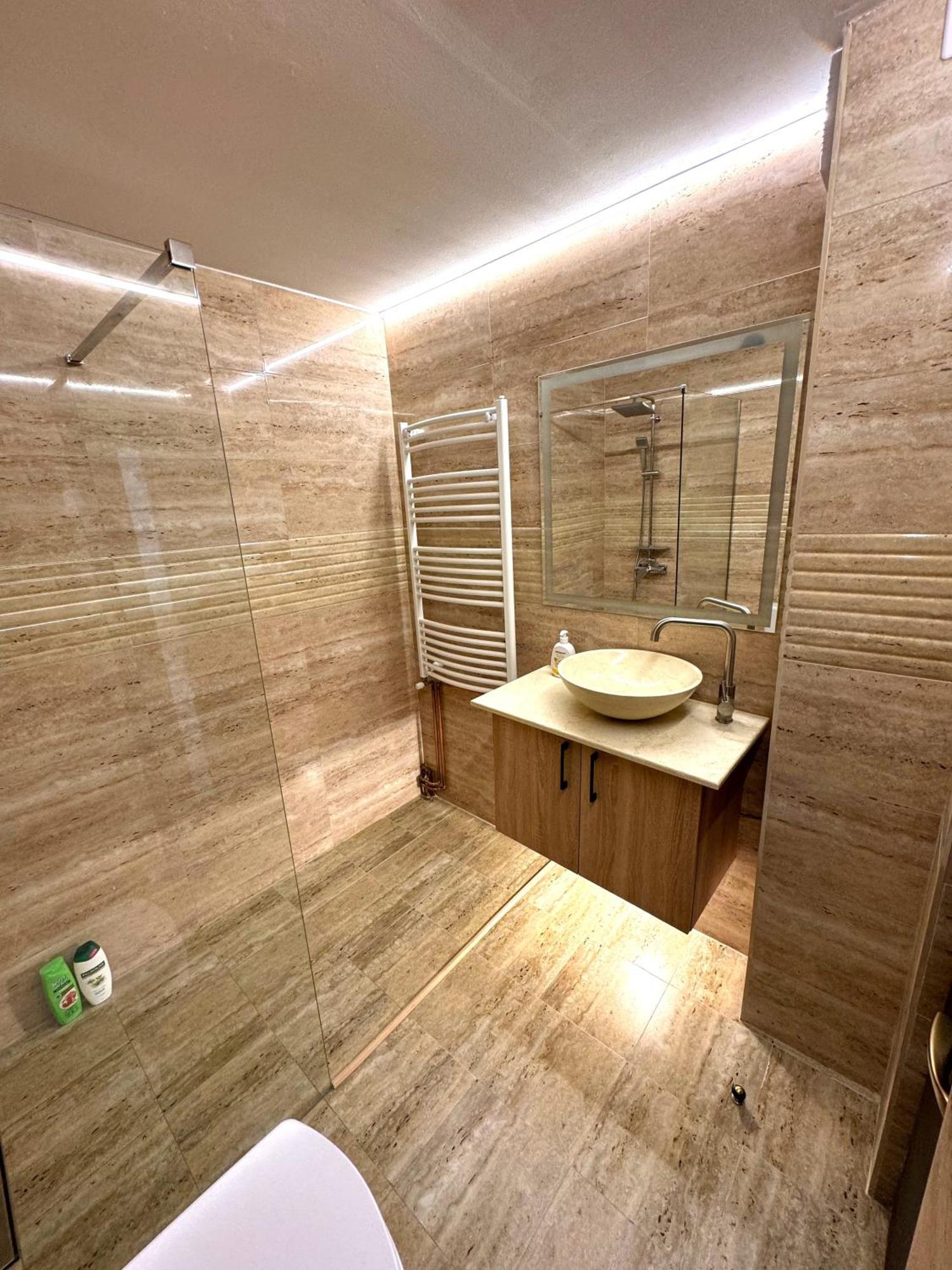 Târgu Jiu Ultracentral Apartment מראה חיצוני תמונה